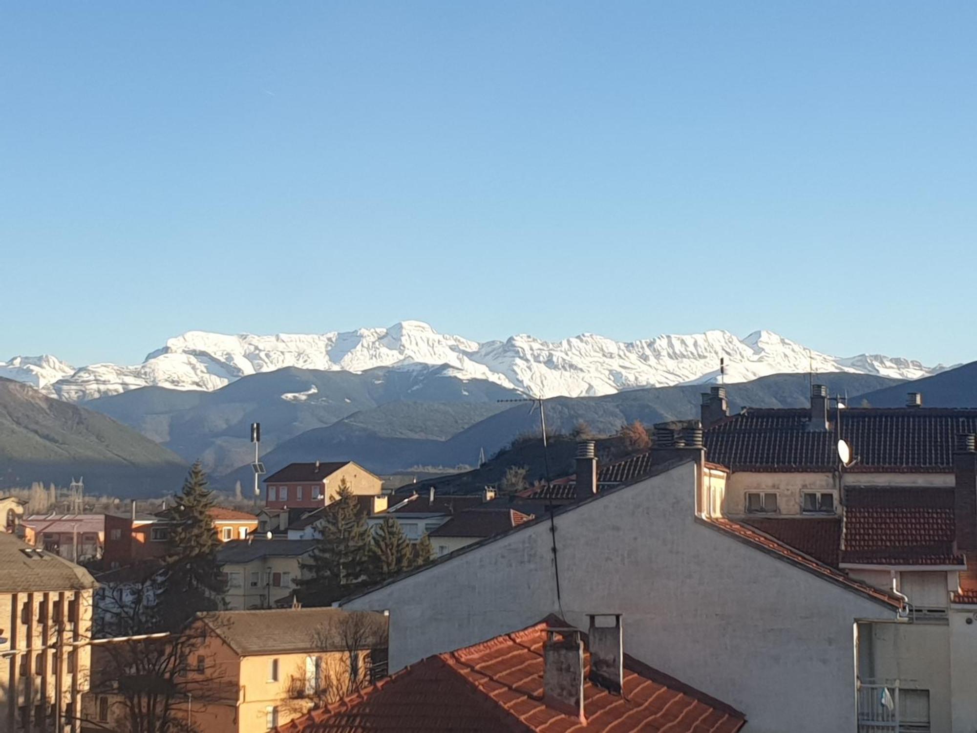 Apartamento En Pirineo Aragones Daire Sabiñánigo Dış mekan fotoğraf